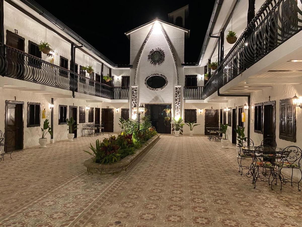 Casa Hotel Las Orquideas Circasia Kültér fotó