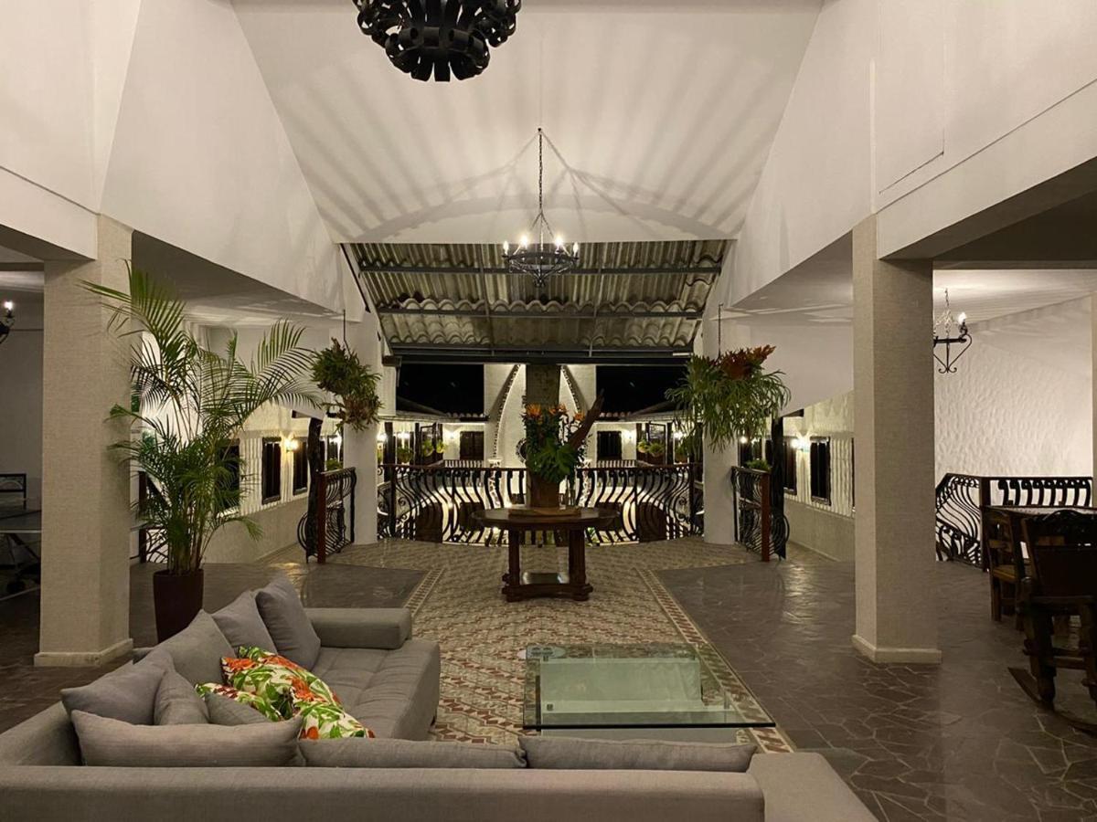 Casa Hotel Las Orquideas Circasia Kültér fotó