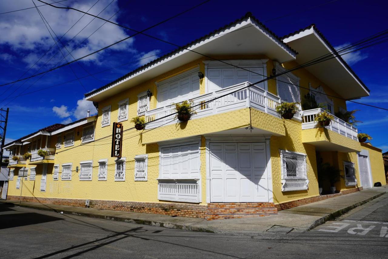Casa Hotel Las Orquideas Circasia Kültér fotó